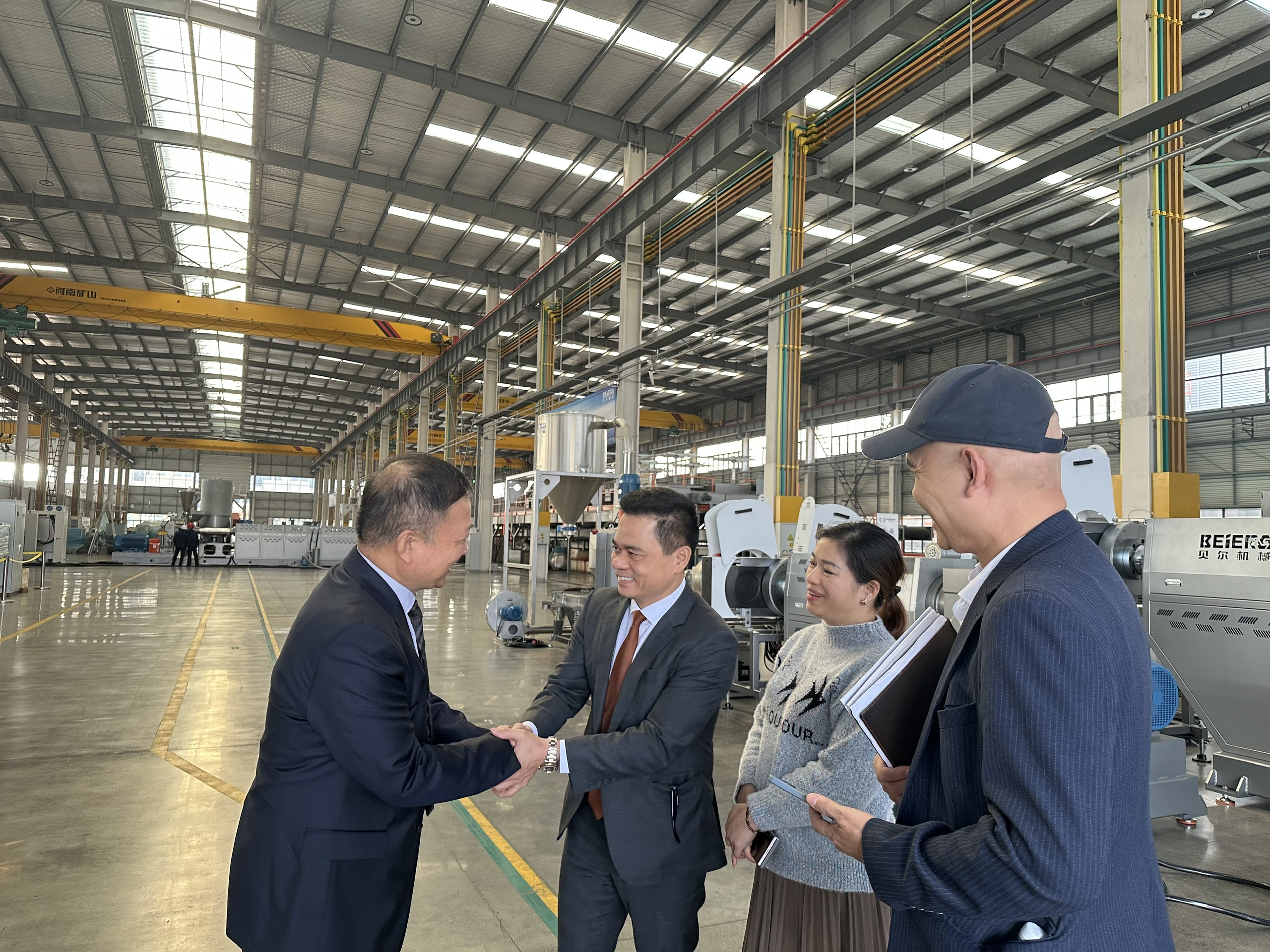 Khảo s&aacute;t thực tế c&aacute;c d&acirc;y chuyền c&ocirc;ng nghệ t&aacute;i chế hiện đại